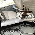 Blanc コスティネシュティ