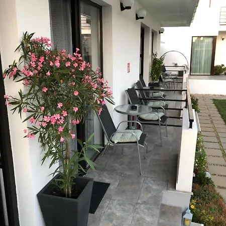 Blanc Villa