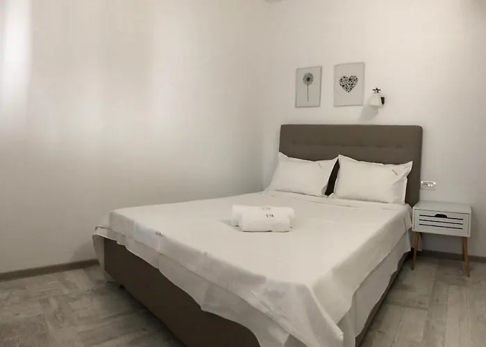 Blanc * 科斯蒂内什蒂