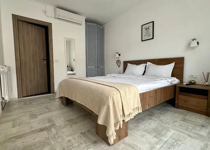 Blanc 科斯蒂内什蒂