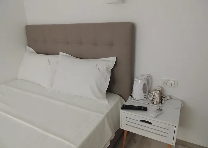 Blanc * 科斯蒂内什蒂